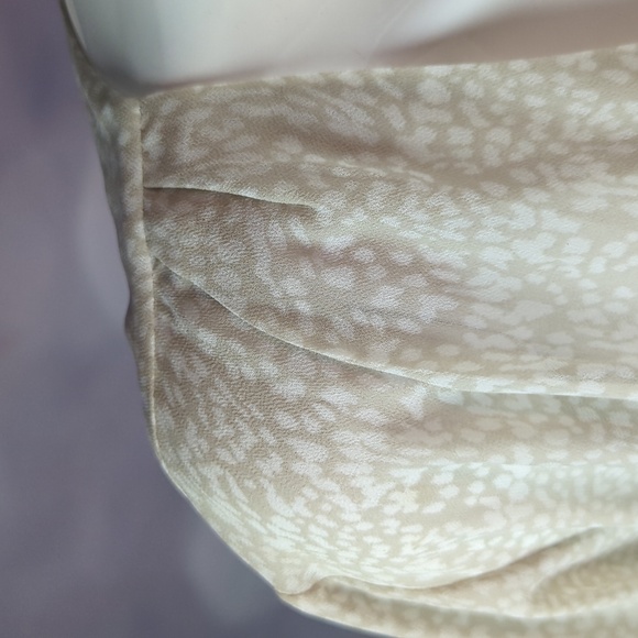 H&M sz 14 Semi Sheer Long Sleeve Button Down Neutral Blouse - Picture 3 of 8